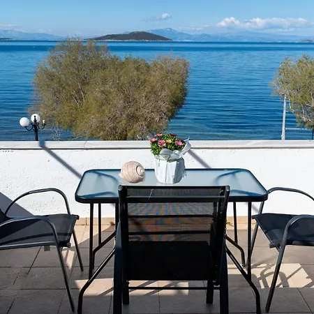 ο μόλος * Marmari (Evia)